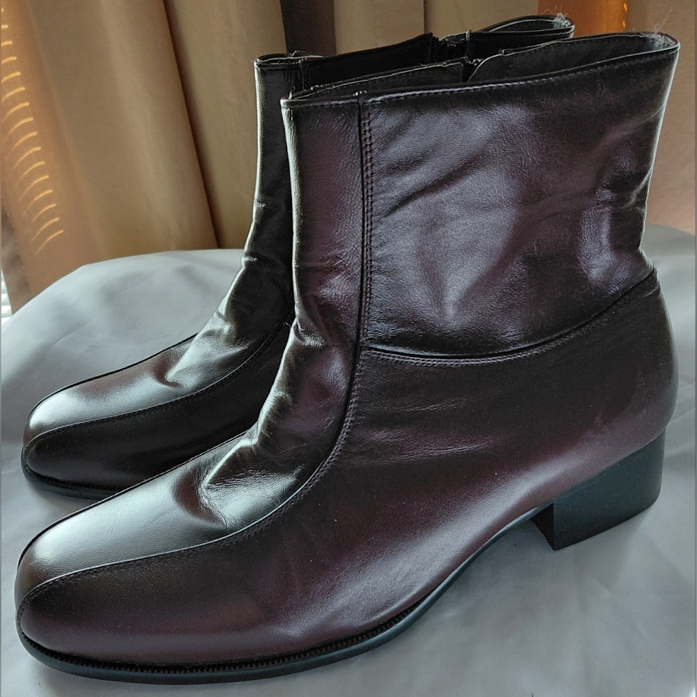BOTANY 500 Mens 9W Brown Leather Side Zip "Boot Shoe"  Dressy Classy Stylish